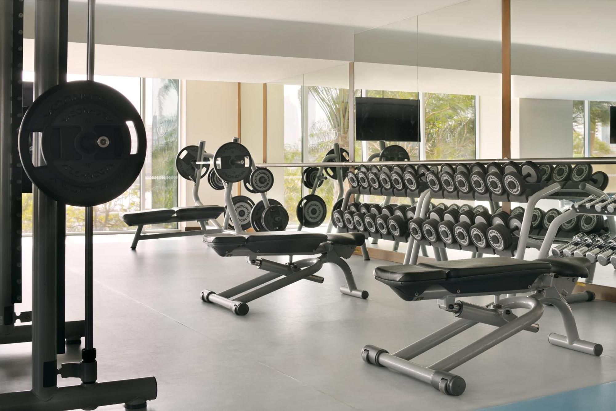 Intercontinental Residence Suites Dubai Festival City By Ihg Exterior foto A typical gym