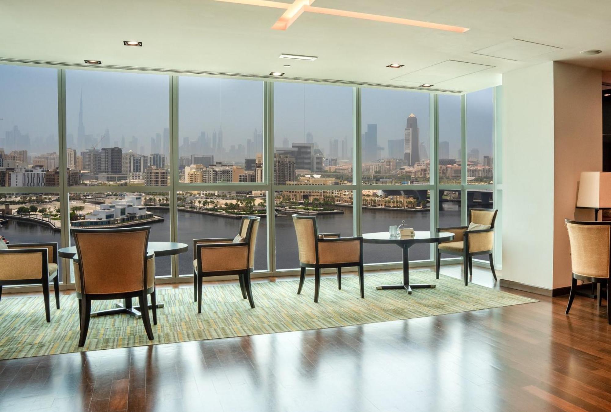 Intercontinental Residence Suites Dubai Festival City By Ihg Exterior foto View from the lounge