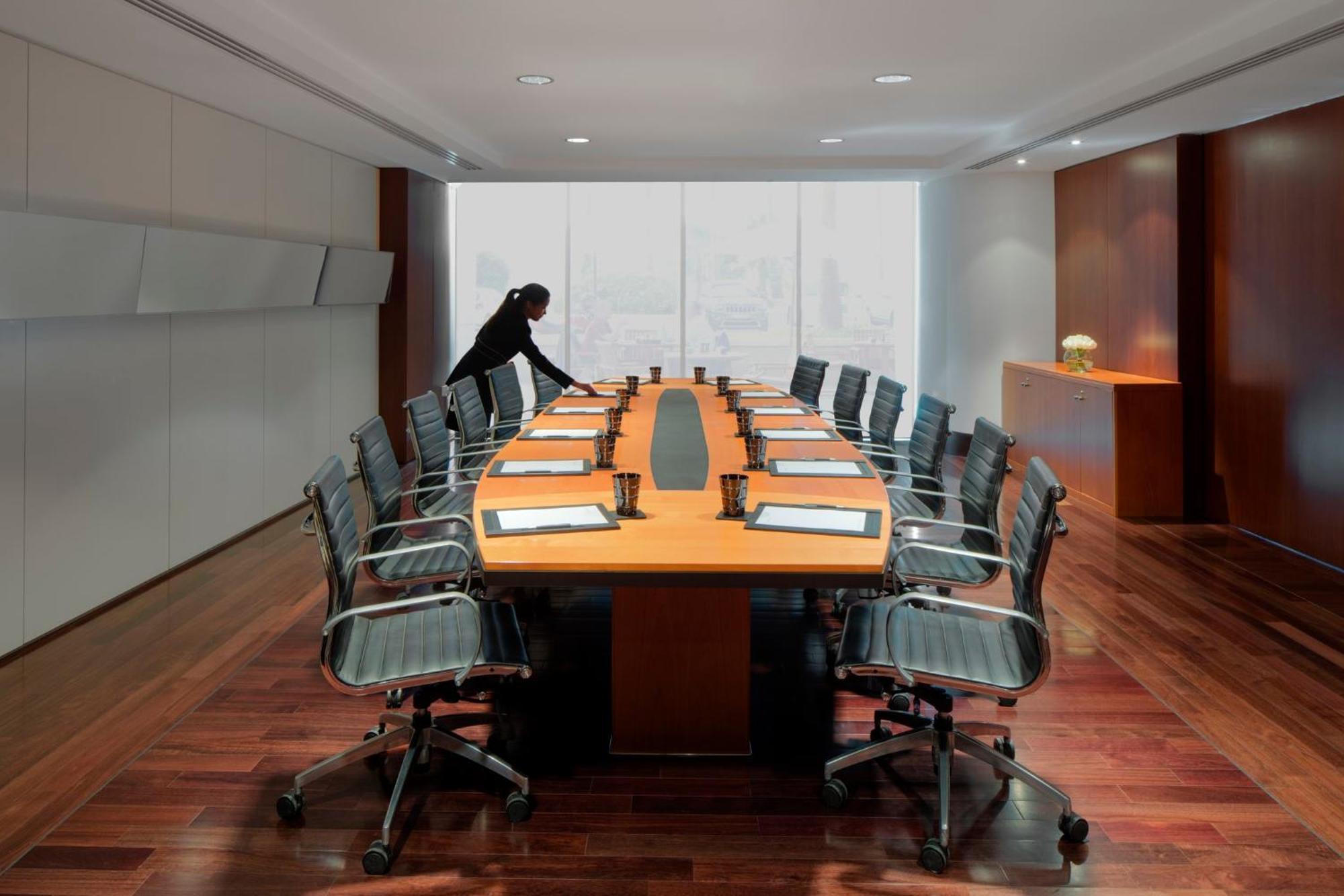 Intercontinental Residence Suites Dubai Festival City By Ihg Exterior foto A meeting room at a hotel