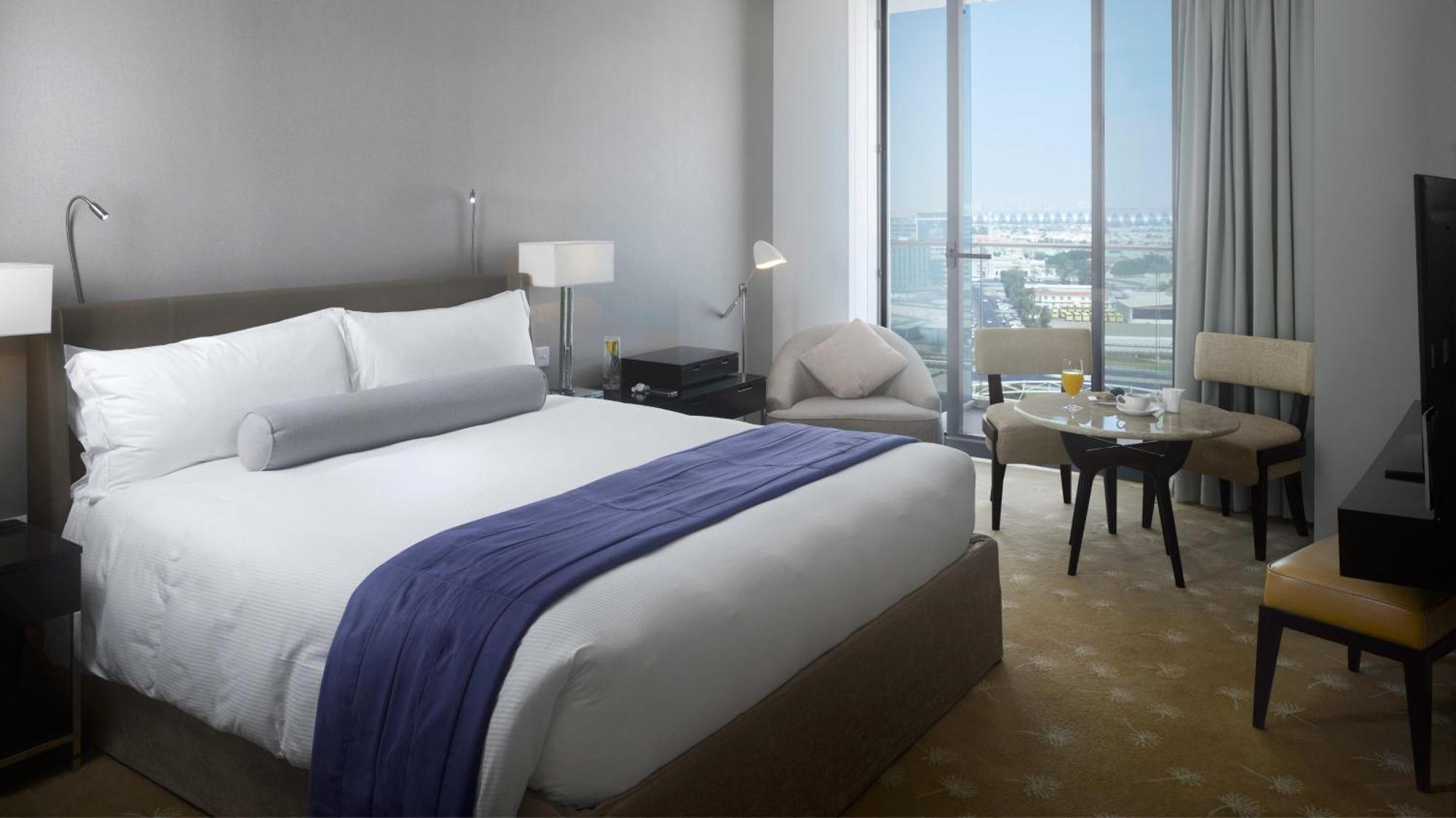 Intercontinental Residence Suites Dubai Festival City By Ihg Exterior foto A guest room at the hotel