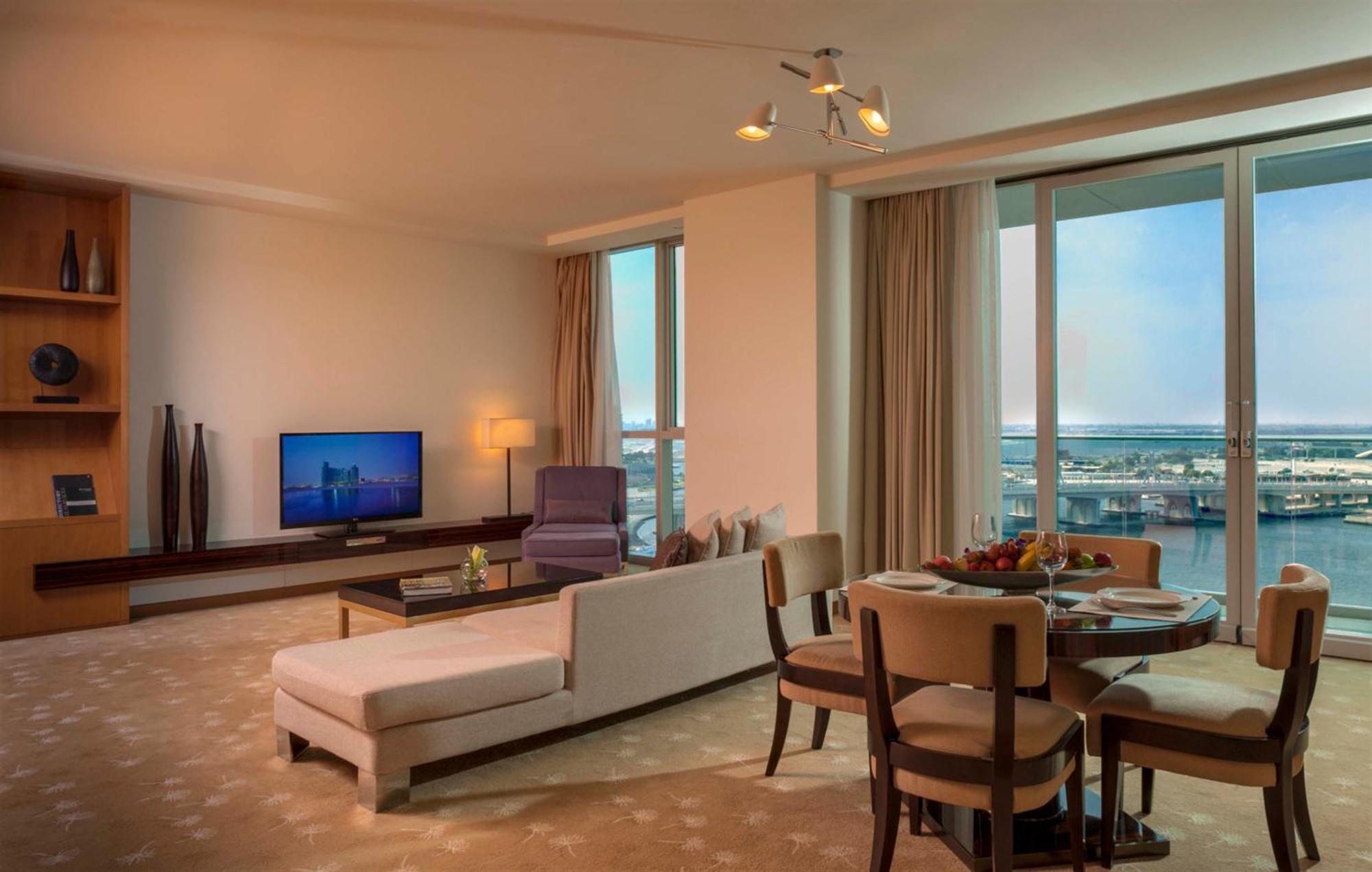 Intercontinental Residence Suites Dubai Festival City By Ihg Exterior foto A suite at the hotel