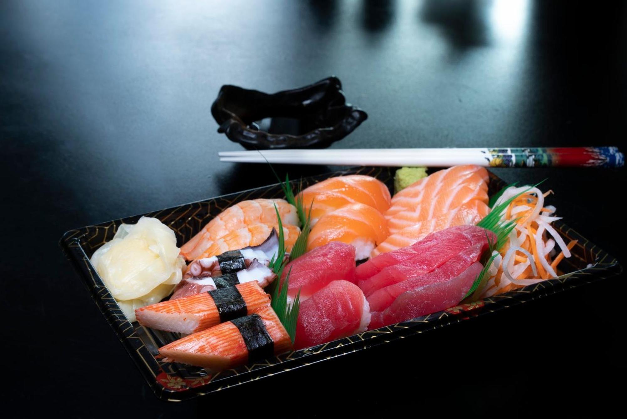 Intercontinental Residence Suites Dubai Festival City By Ihg Exterior foto Sashimi